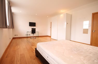 Murton House, North Sheilds, Newcastle - Image 2